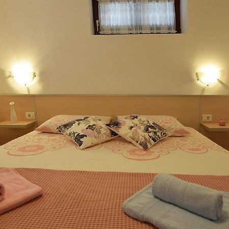 Apartmani Sole Pjescana Uvala Kültér fotó